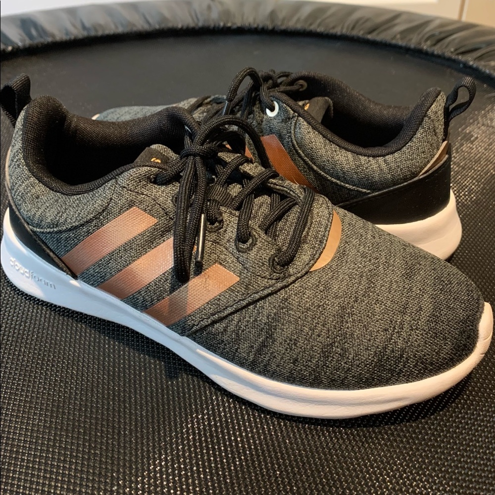 adidas Women's QT Racer 2.0 Running Shoe
